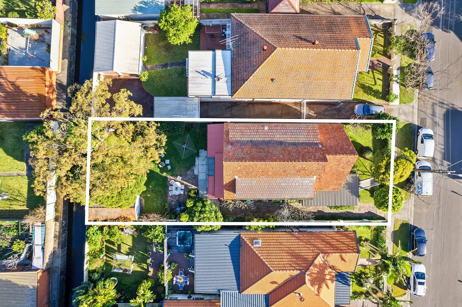 35 Mooramie Avenue, Kensington Sold by Sydney Sotheby's International Realty - image 2