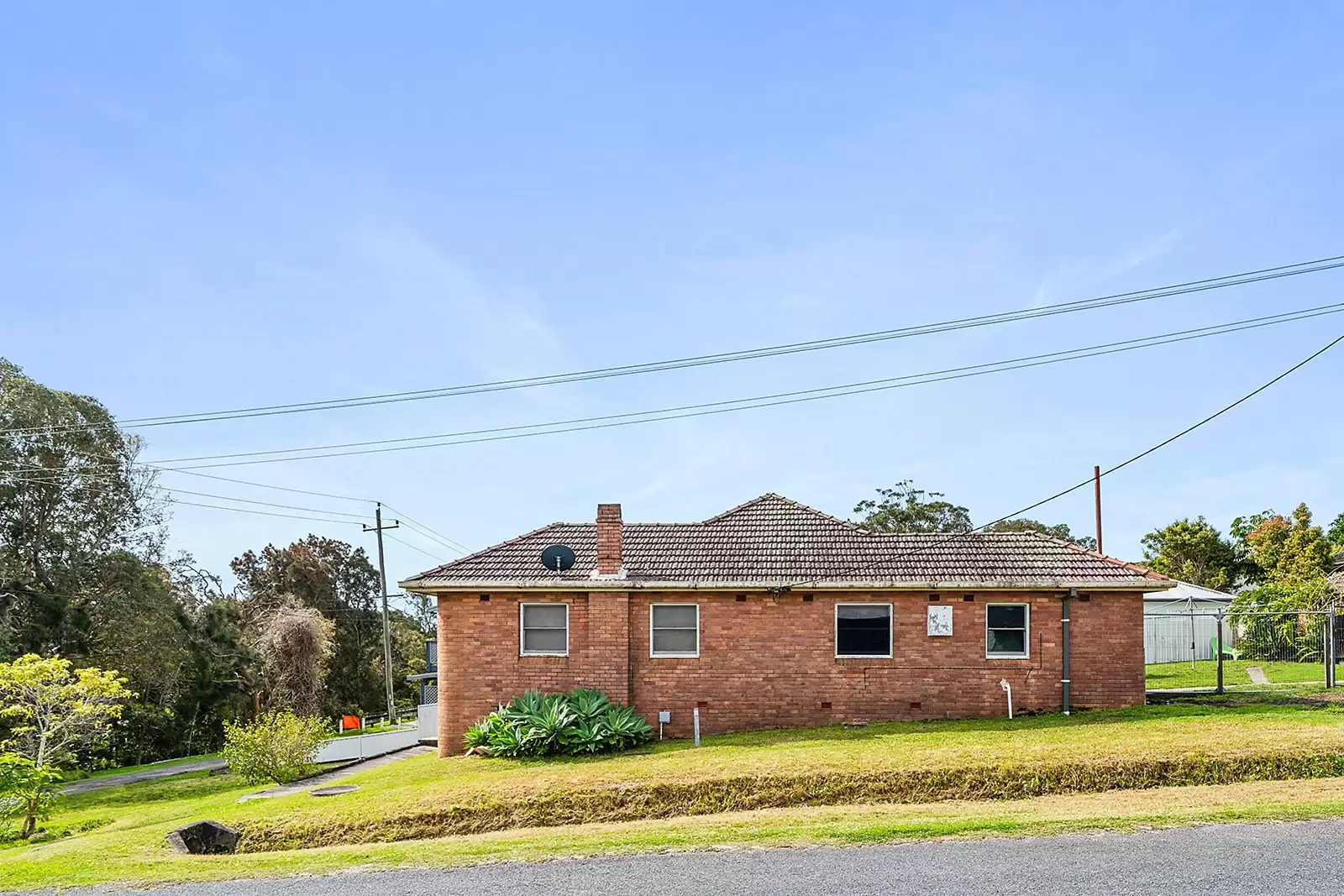 80 Tuggerah Parade, The Entrance Sold by Sydney Sotheby's International Realty - image 5