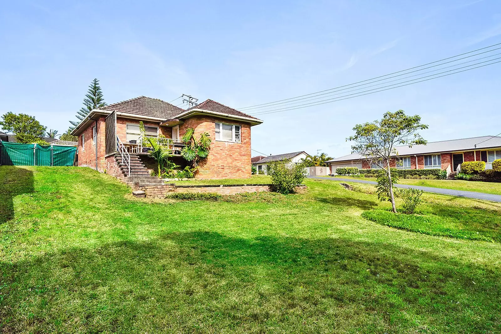 80 Tuggerah Parade, The Entrance Sold by Sydney Sotheby's International Realty - image 3