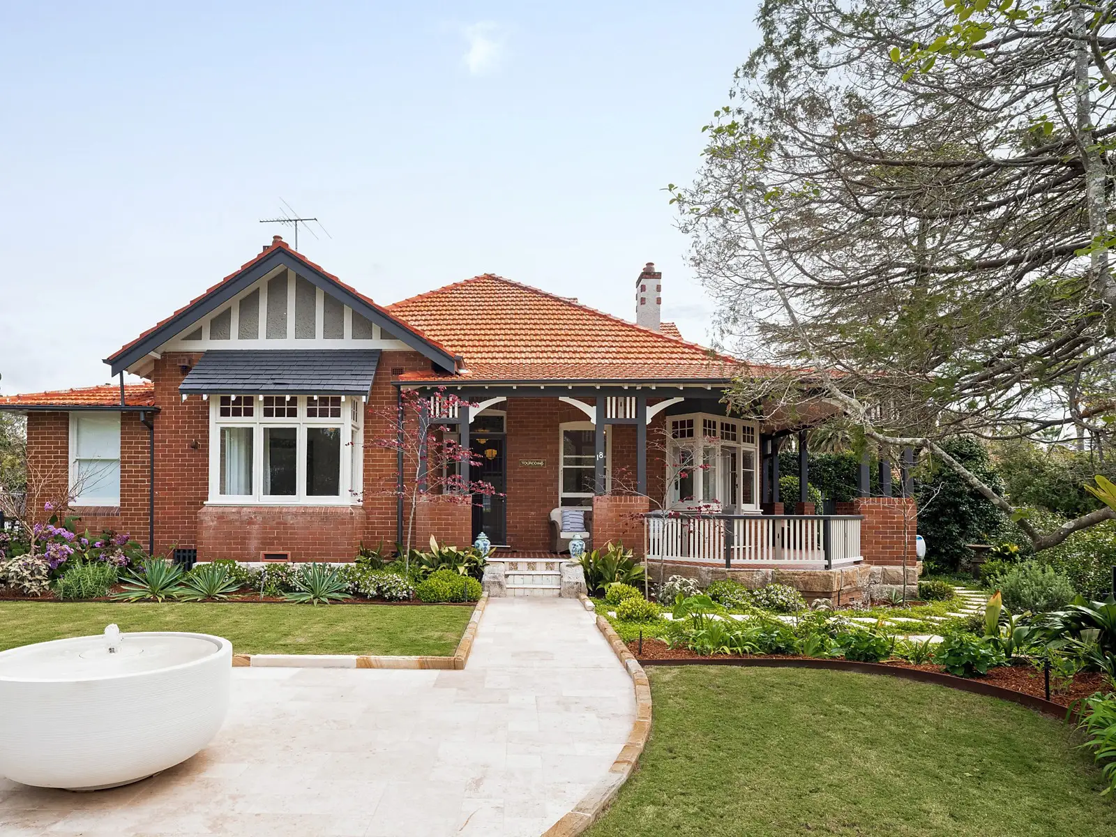 18 Mackenzie Street, Lindfield Sold by Sydney Sotheby's International Realty - image 1