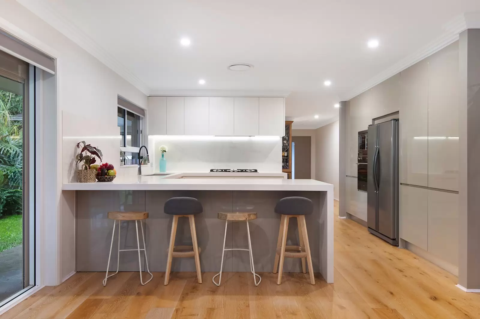 69 Barton Street, Monterey Sold by Sydney Sotheby's International Realty - image 3