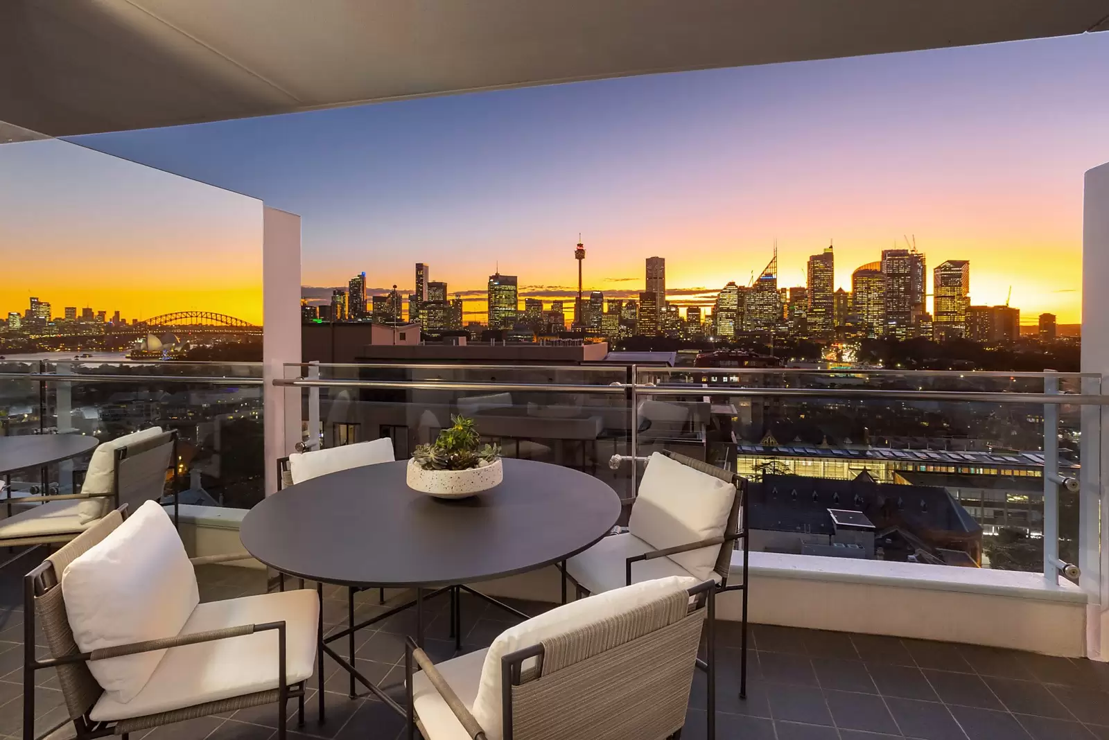 906/81 Macleay Street, Potts Point Sold by Sydney Sotheby's International Realty - image 4