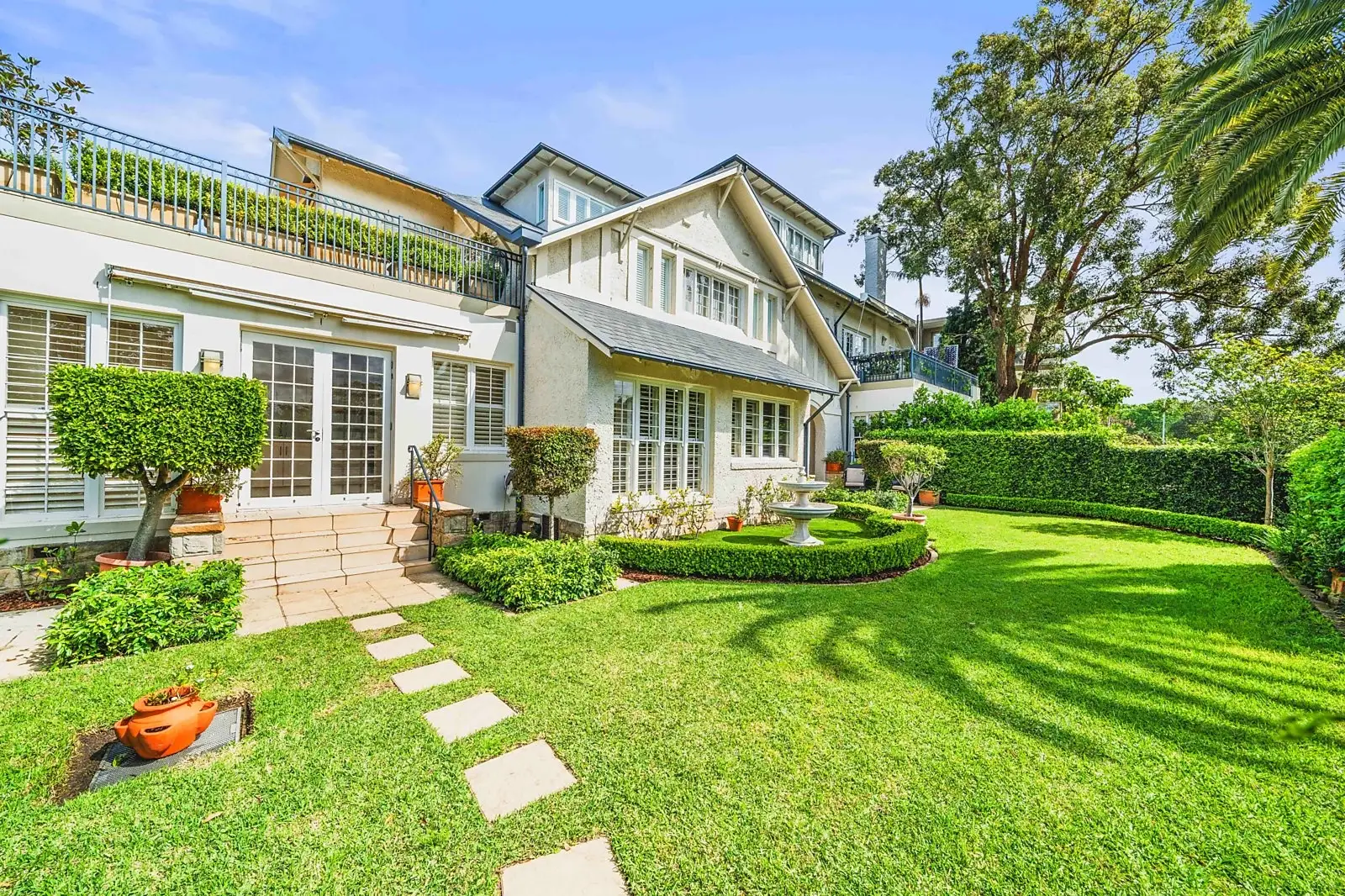1/699 New South Head Road, Rose Bay Sold by Sydney Sotheby's International Realty - image 1