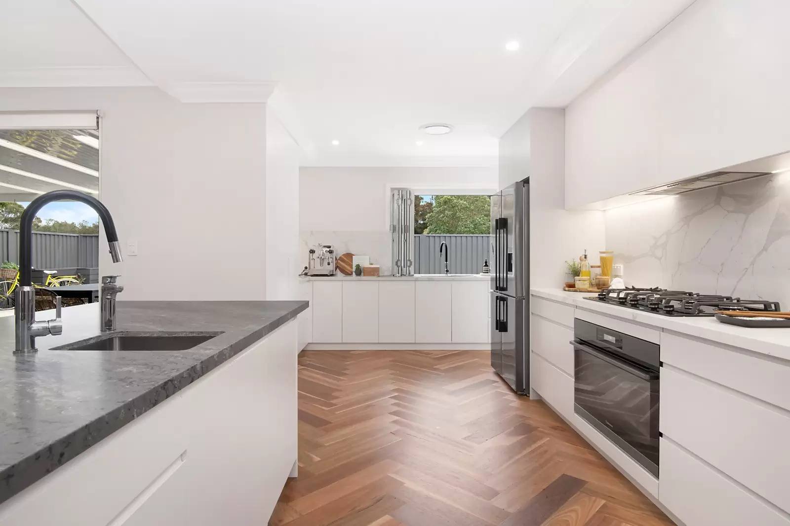 94 Francis Avenue, Brighton-le-sands Sold by Sydney Sotheby's International Realty - image 5