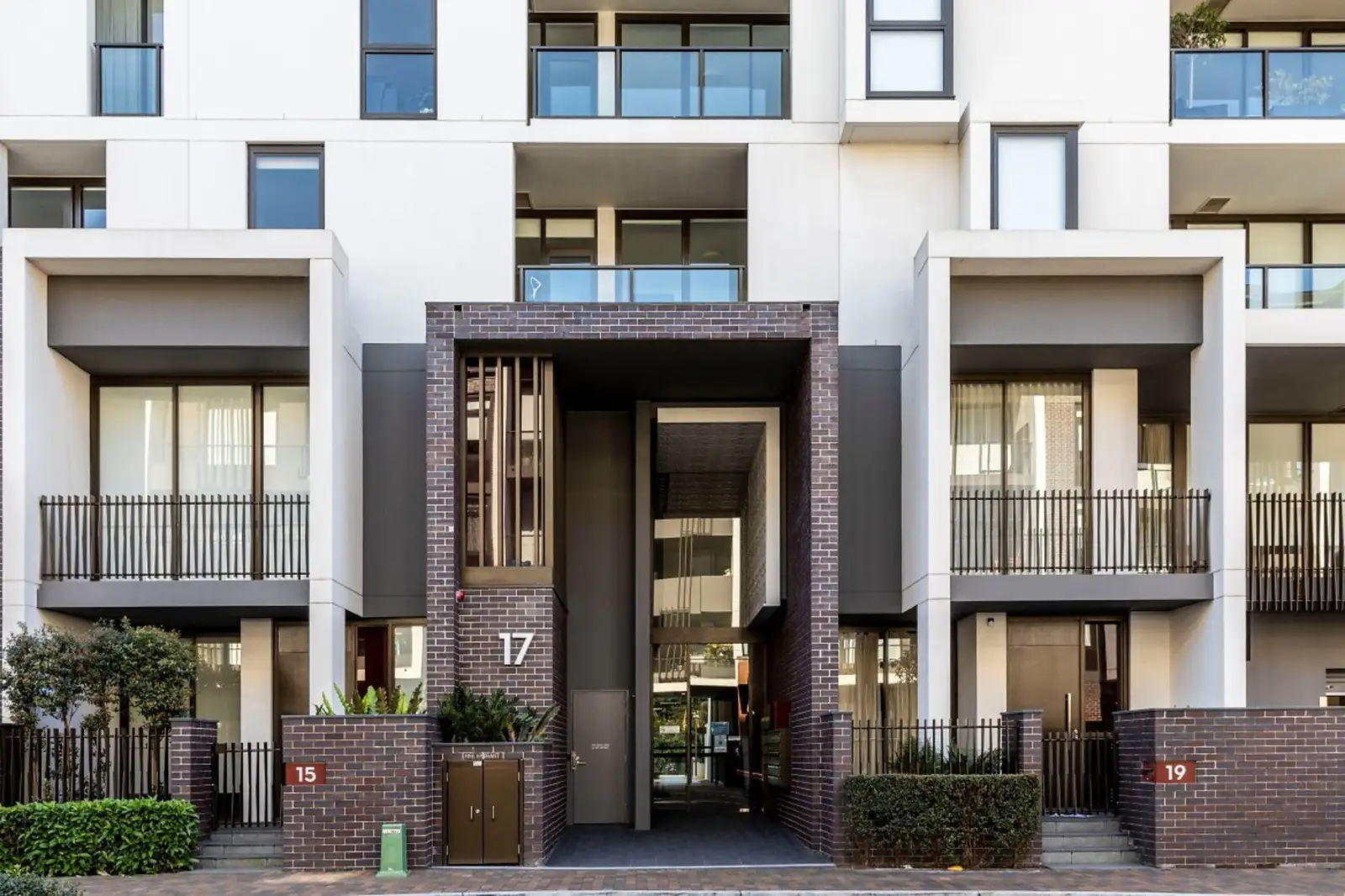 502/17 Grattan Close, Forest Lodge Sold by Sydney Sotheby's International Realty - image 1