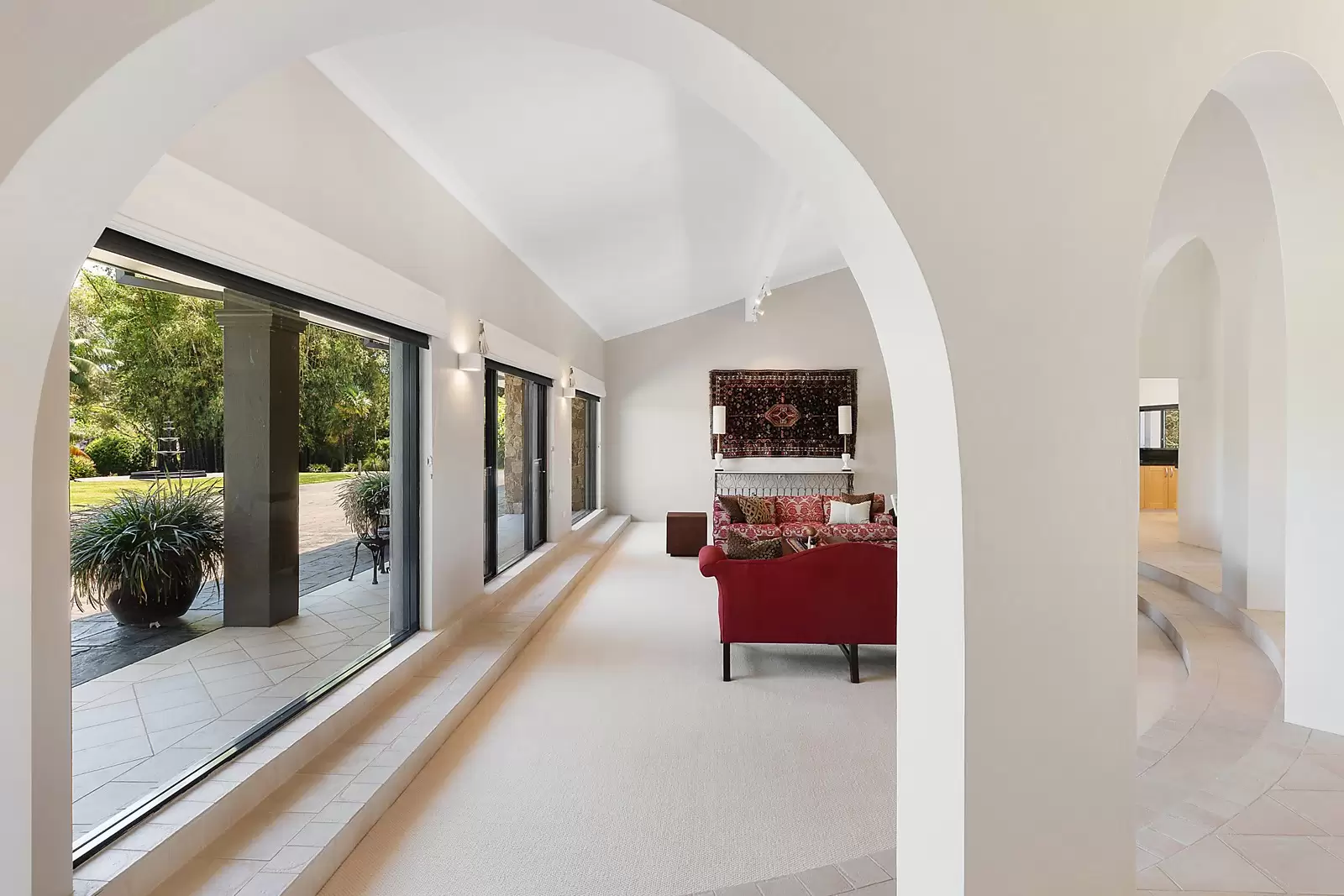 556 The Entrance Road, Wamberal Sold by Sydney Sotheby's International Realty - image 3