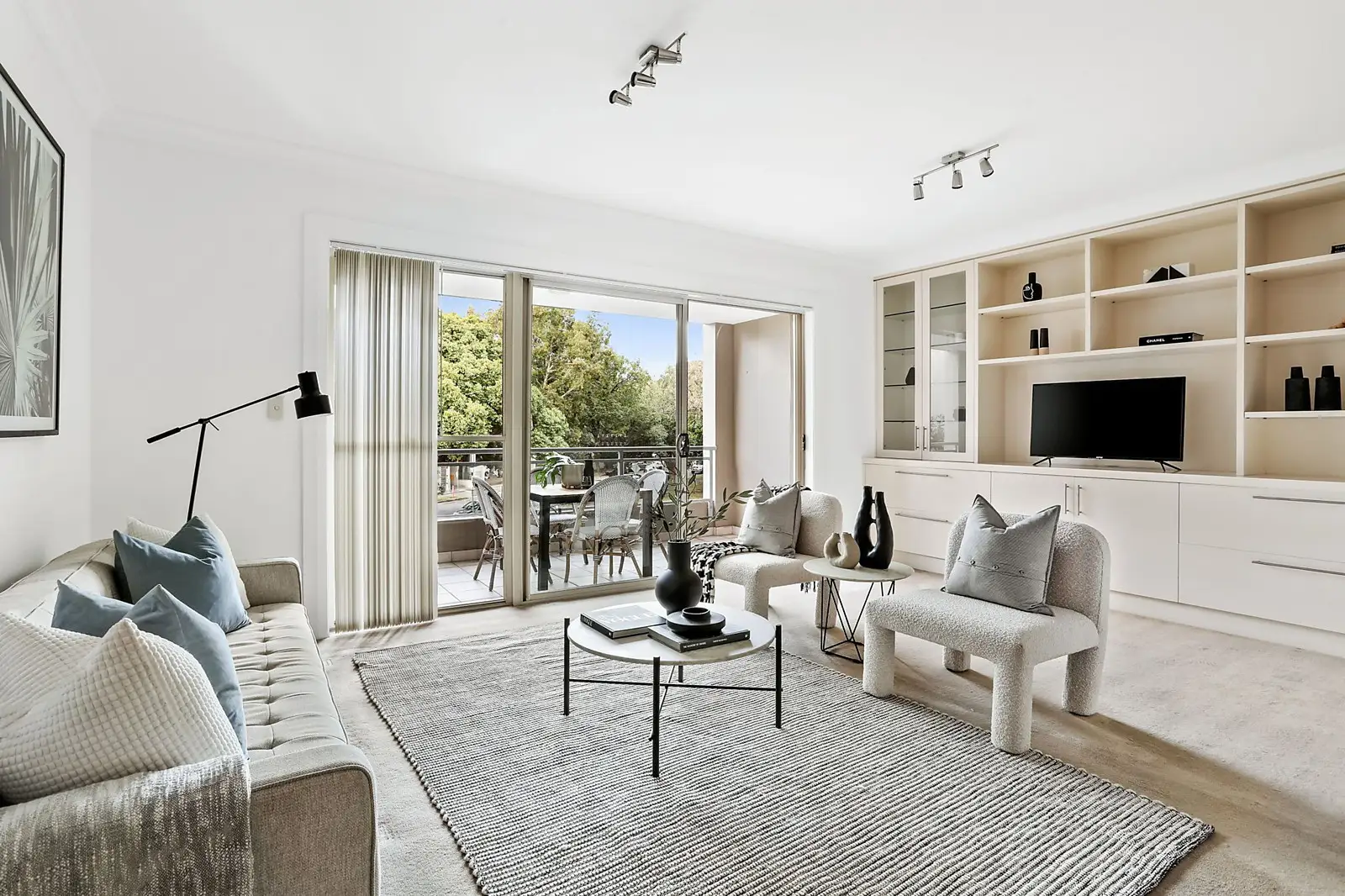 18/11-19 Newcastle Street, Rose Bay Sold by Sydney Sotheby's International Realty - image 1