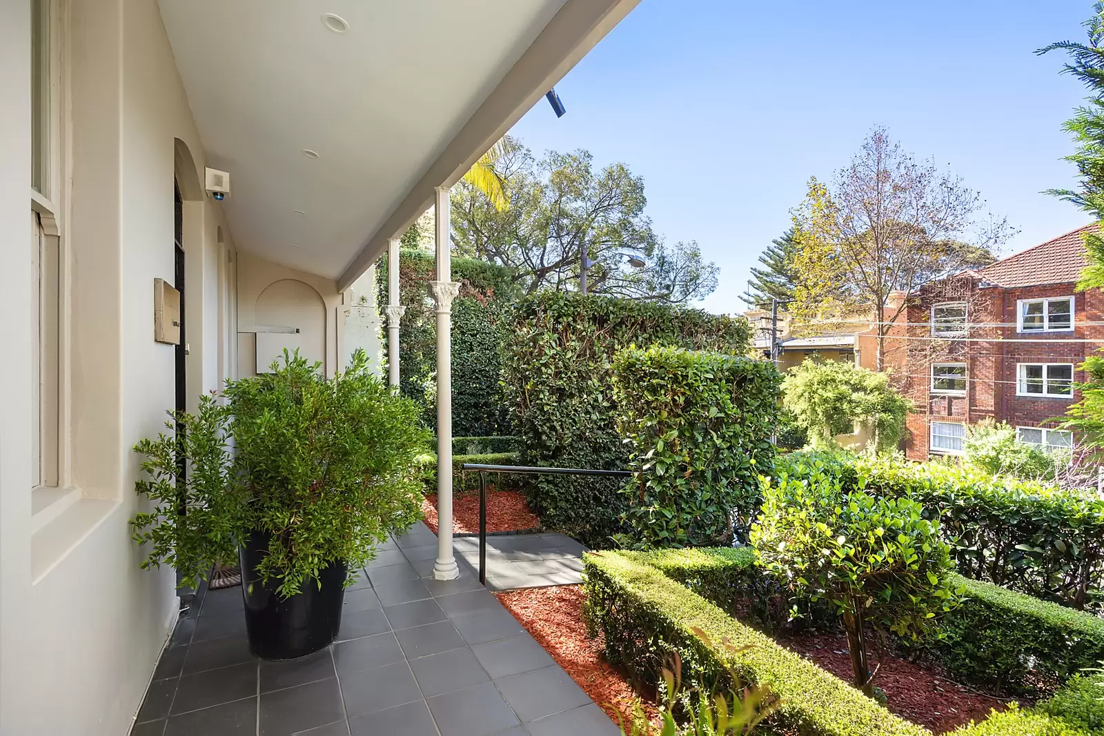 300 Edgecliff Road, Woollahra Sold by Sydney Sotheby's International Realty - image 8