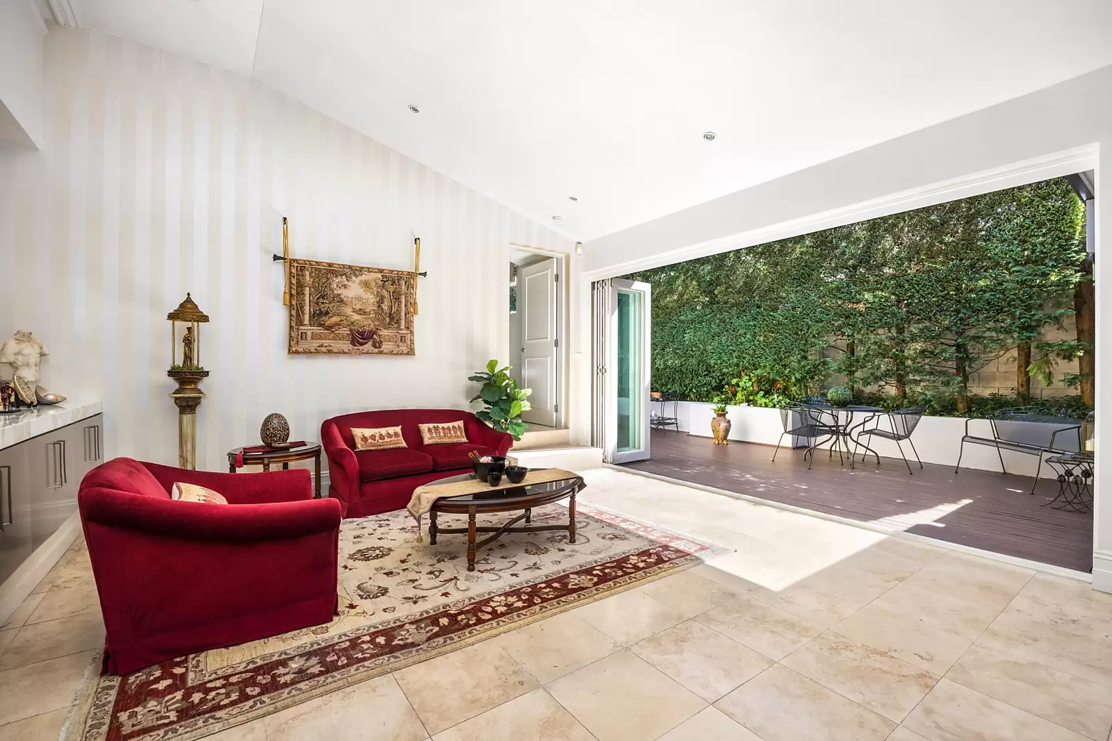 300 Edgecliff Road, Woollahra Sold by Sydney Sotheby's International Realty - image 3