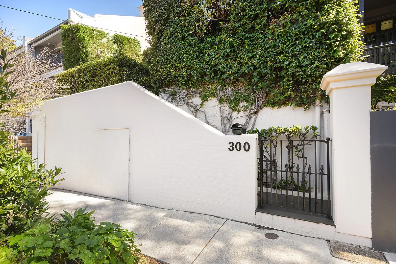 300 Edgecliff Road, Woollahra Sold by Sydney Sotheby's International Realty - image 1