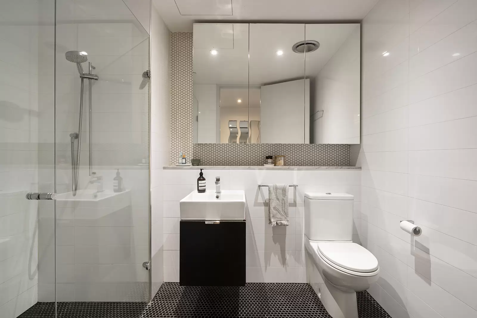 315/11-15 Bayswater Road, Potts Point Sold by Sydney Sotheby's International Realty - image 8