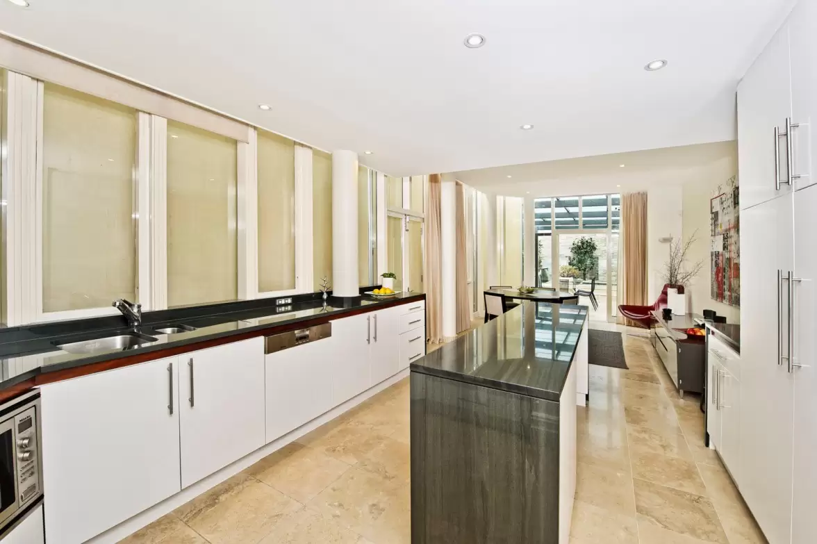 50 New Beach Road, Darling Point Sold by Sydney Sotheby's International Realty - image 7