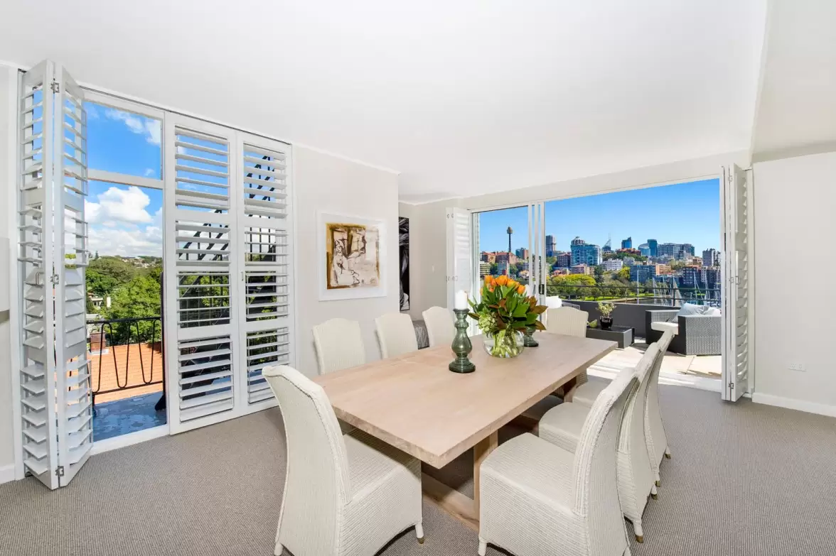 Penthouse A/22 New Beach Road, Darling Point Sold by Sydney Sotheby's International Realty - image 5