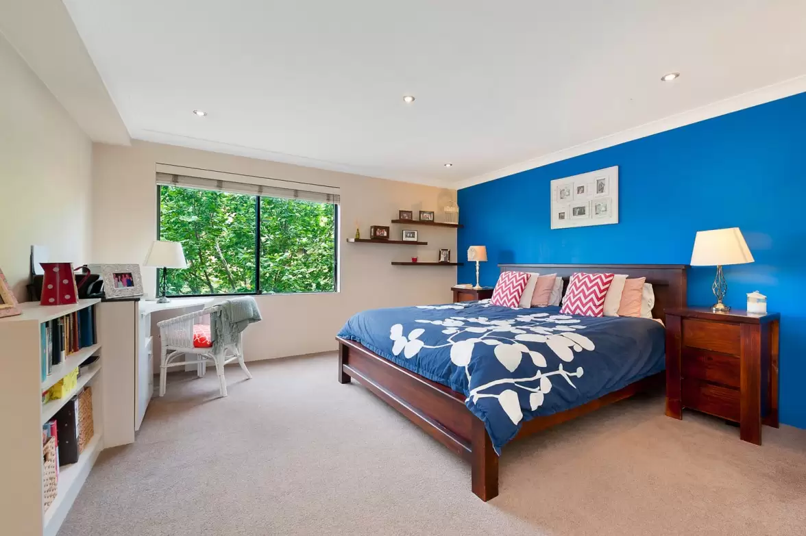 2302/177 Mitchell Road, Erskineville Sold by Sydney Sotheby's International Realty - image 4