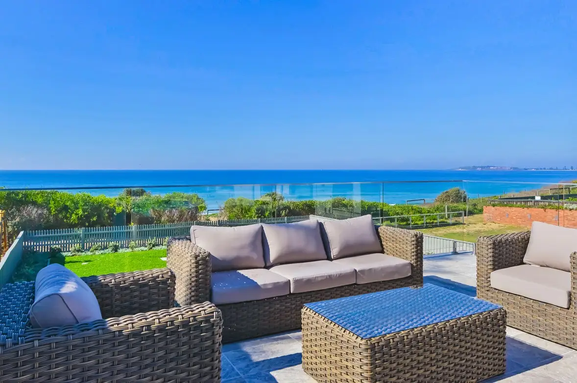 171 Ocean Street, Narrabeen Sold by Sydney Sotheby's International Realty - image 1