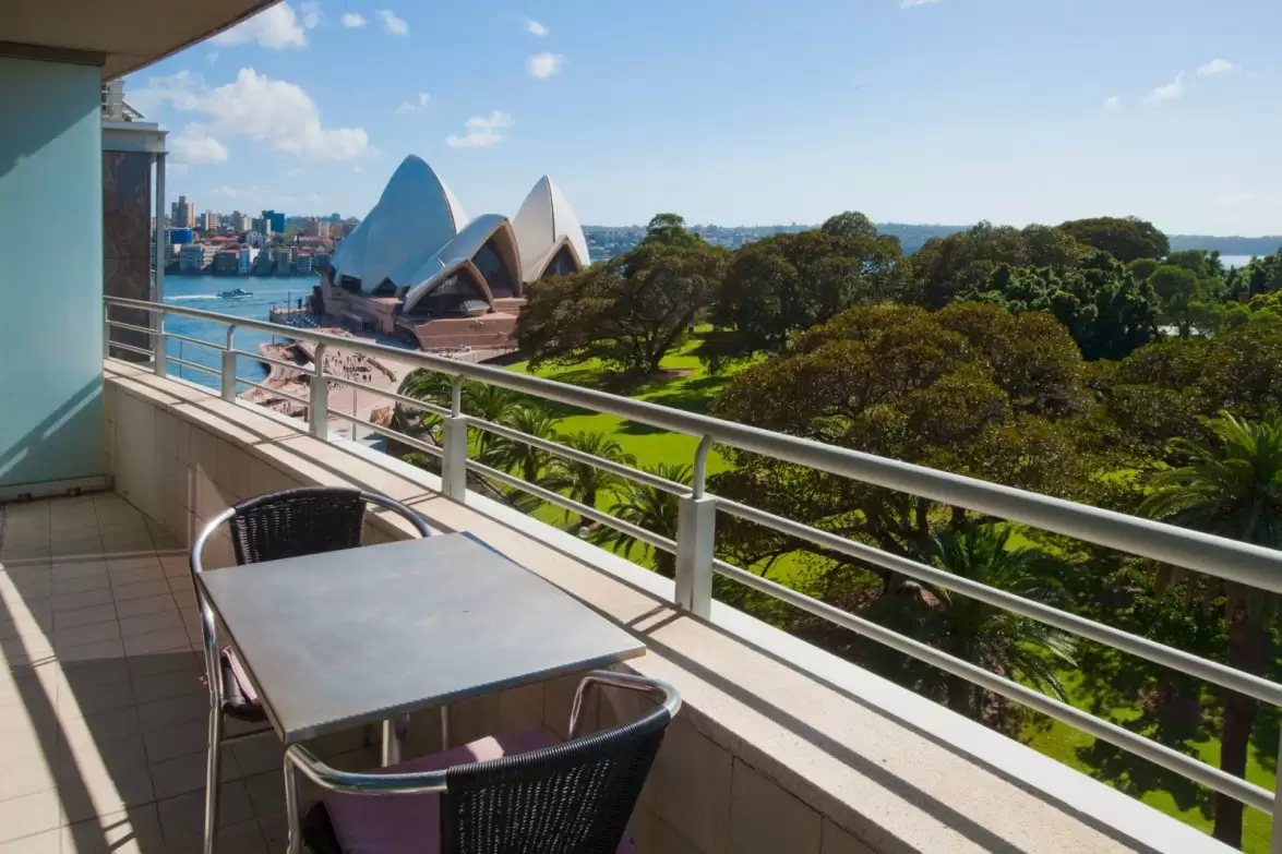 92/5 Macquarie Street, Sydney Sold by Sydney Sotheby's International Realty - image 7
