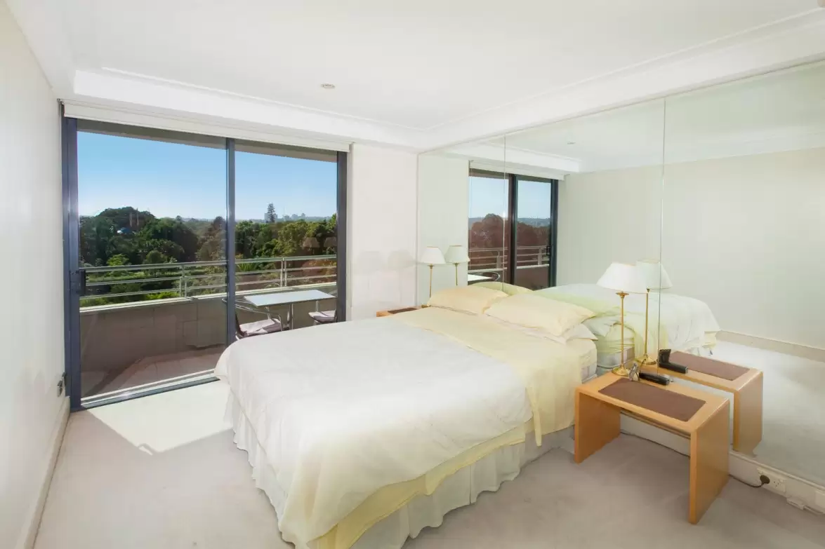92/5 Macquarie Street, Sydney Sold by Sydney Sotheby's International Realty - image 6