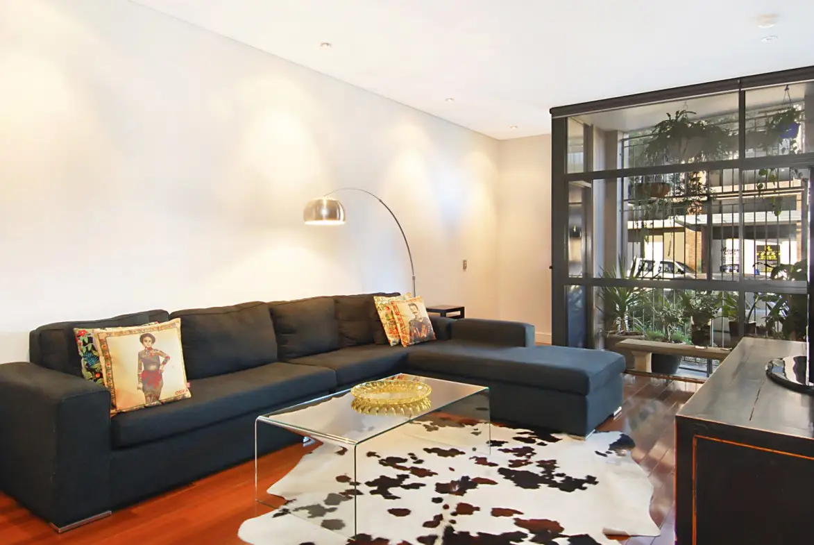 4/2-4 Lawrence Street, Alexandria Leased by Sydney Sotheby's International Realty - image 1