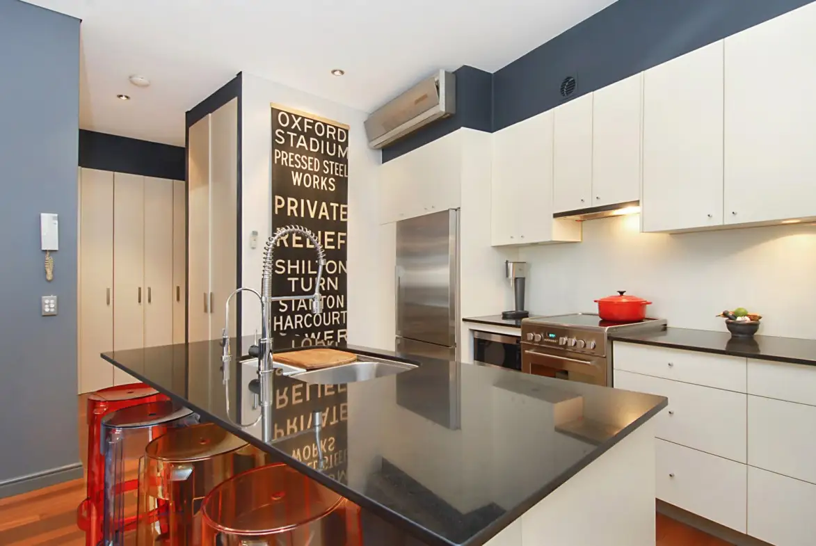 4/2-4 Lawrence Street, Alexandria Leased by Sydney Sotheby's International Realty - image 2
