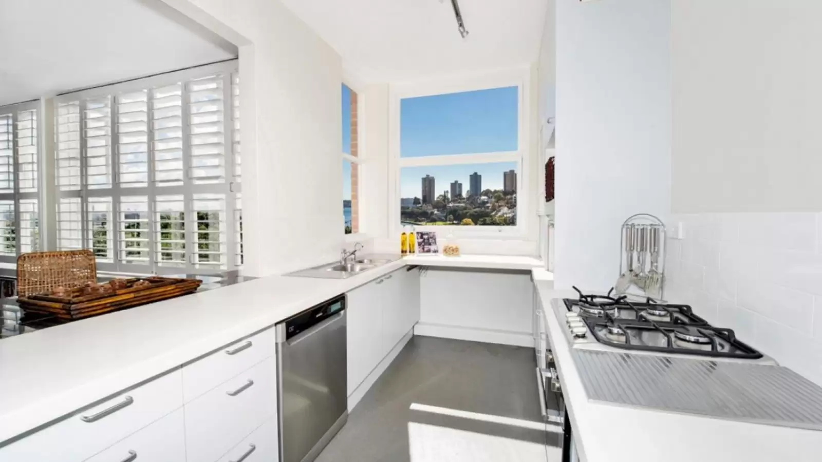 Penthouse A, New Beach Road, Darling Point Leased by Sydney Sotheby's International Realty - image 5