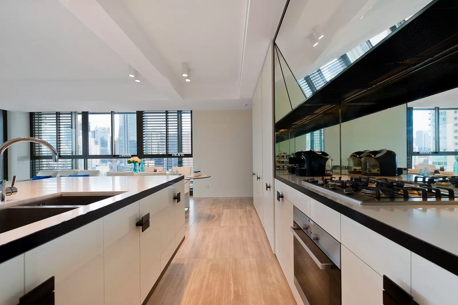 S18.09/178 The Quay, Thomas Street, Haymarket Sold by Sydney Sotheby's International Realty - image 6