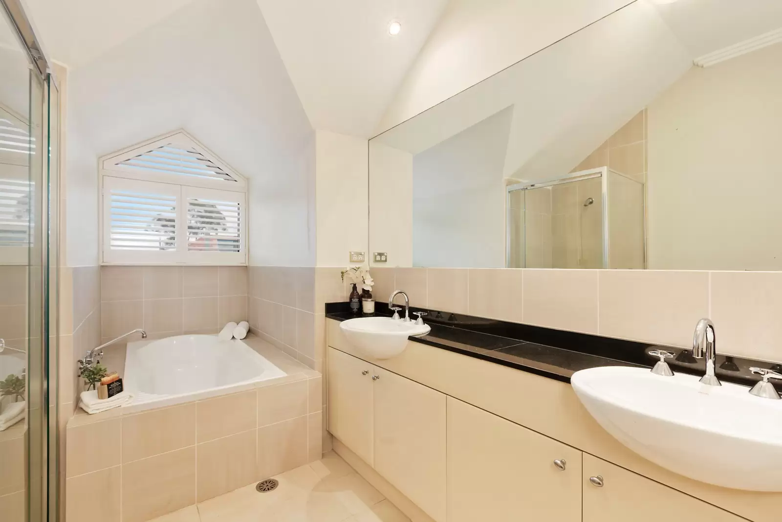 24/139 Middle Head Road, Mosman Sold by Sydney Sotheby's International Realty - image 6
