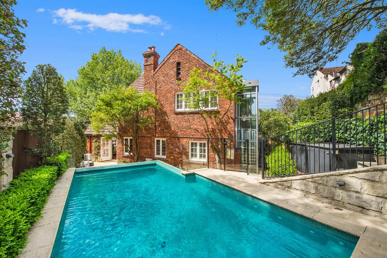 8 Glencoe Road, Woollahra Sold by Sydney Sotheby's International Realty - image 2