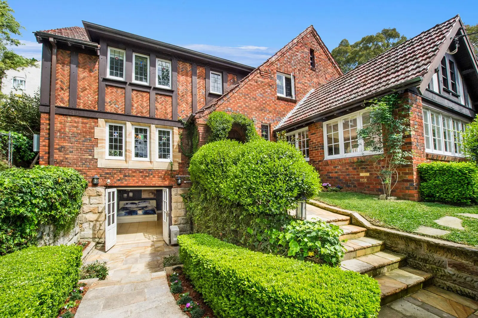 8 Glencoe Road, Woollahra Sold by Sydney Sotheby's International Realty - image 1