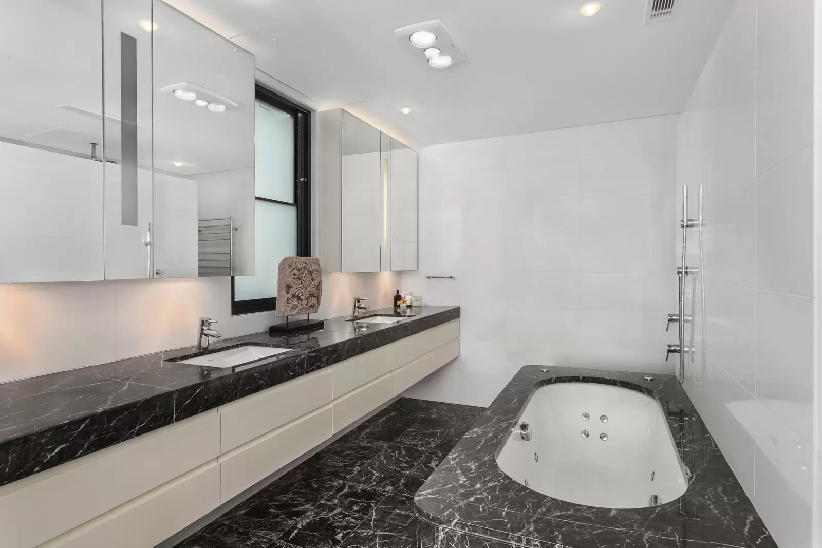 2 Foster Avenue, Bellevue Hill Sold by Sydney Sotheby's International Realty - image 7
