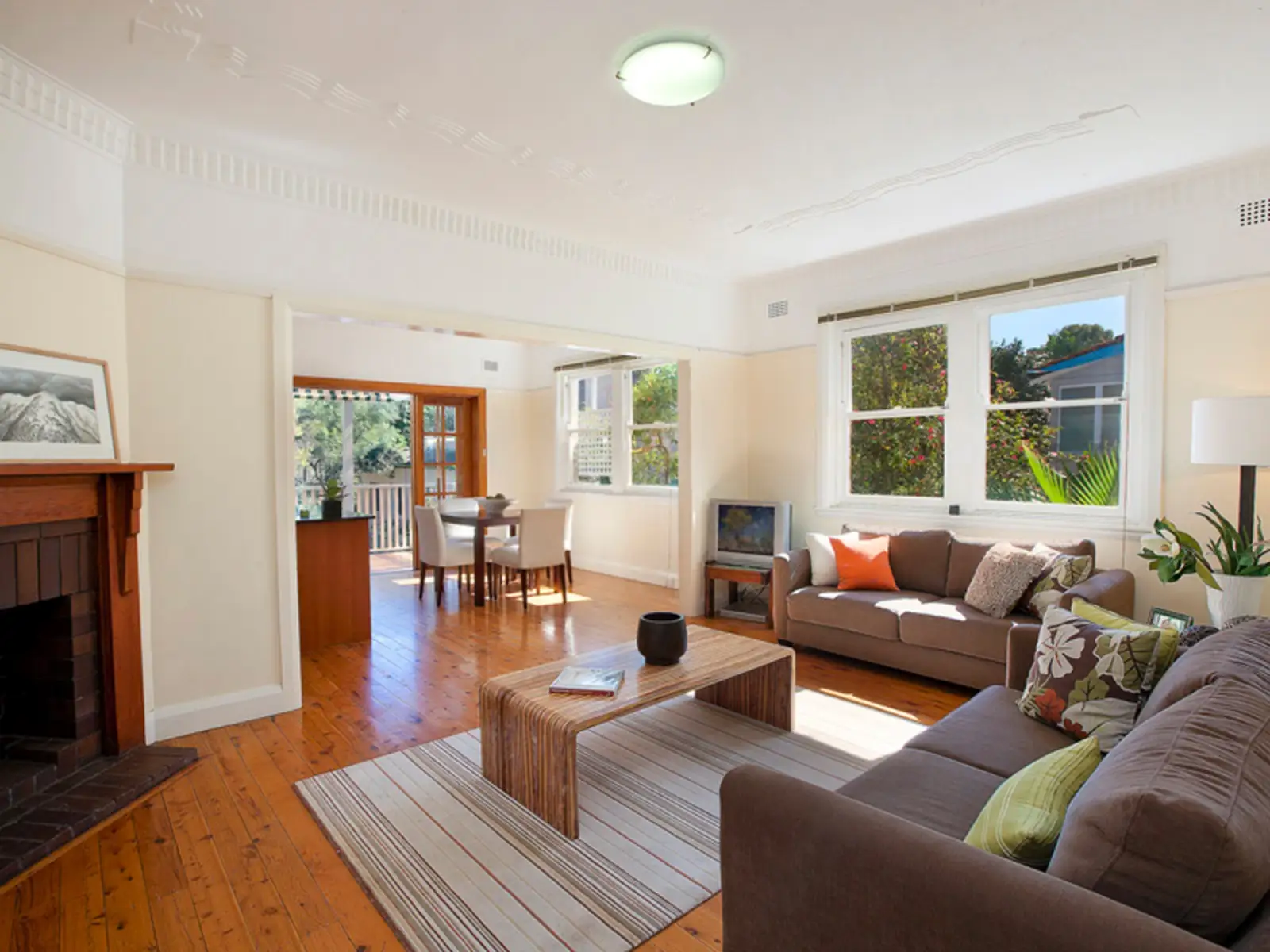 28 Holdsworth Street, Neutral Bay Sold by Sydney Sotheby's International Realty - image 3