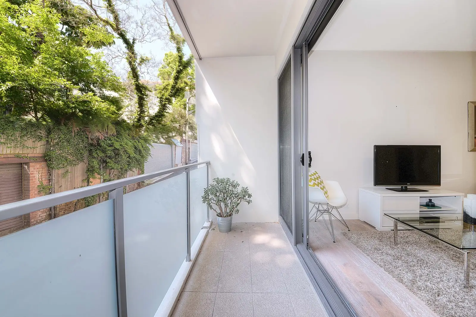 4/121-123 Foveaux Street, Surry Hills Leased by Sydney Sotheby's International Realty - image 2