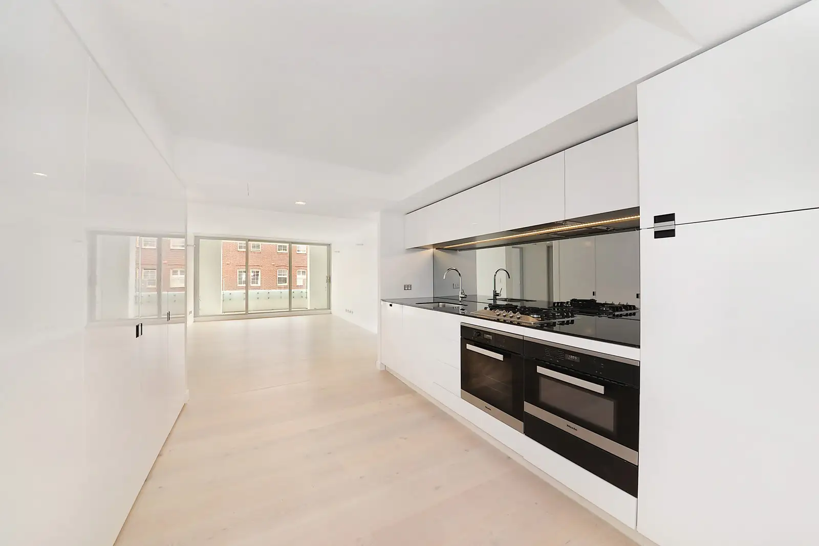 316/180 Campbell Parade, Bondi Beach Leased by Sydney Sotheby's International Realty - image 2