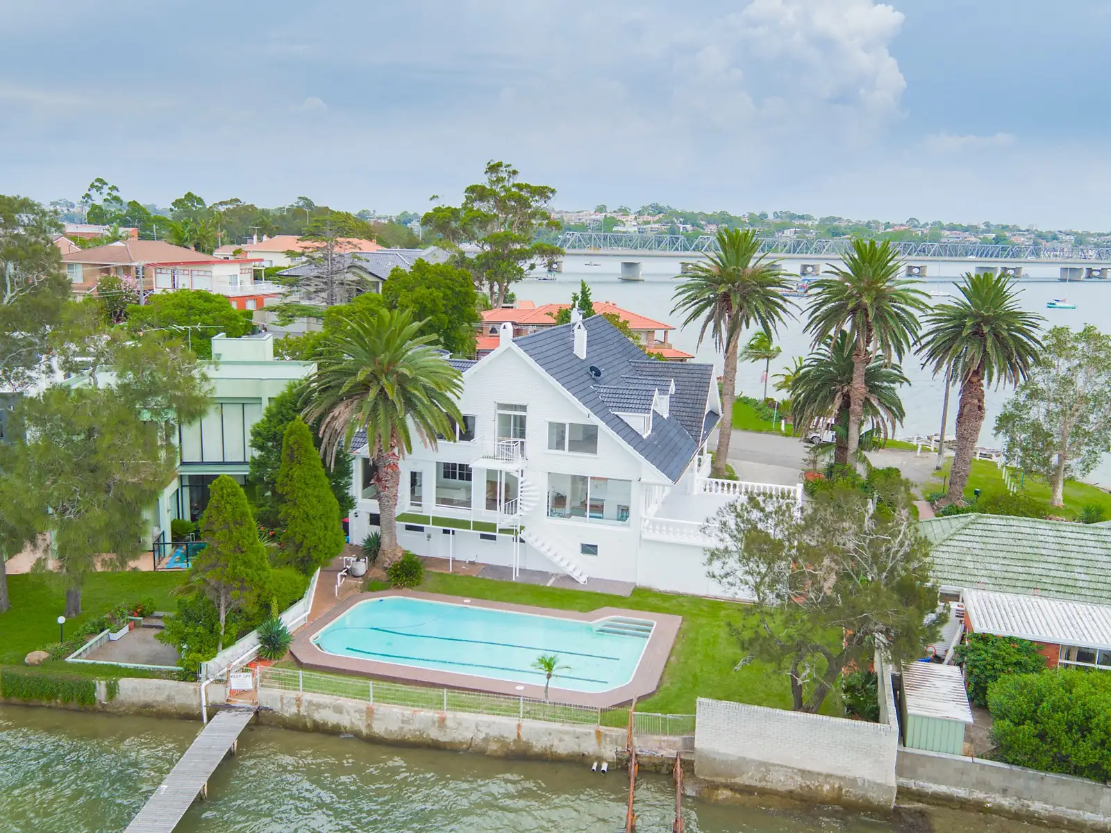 4 Marra Place, Sylvania Sold by Sydney Sotheby's International Realty - image 2