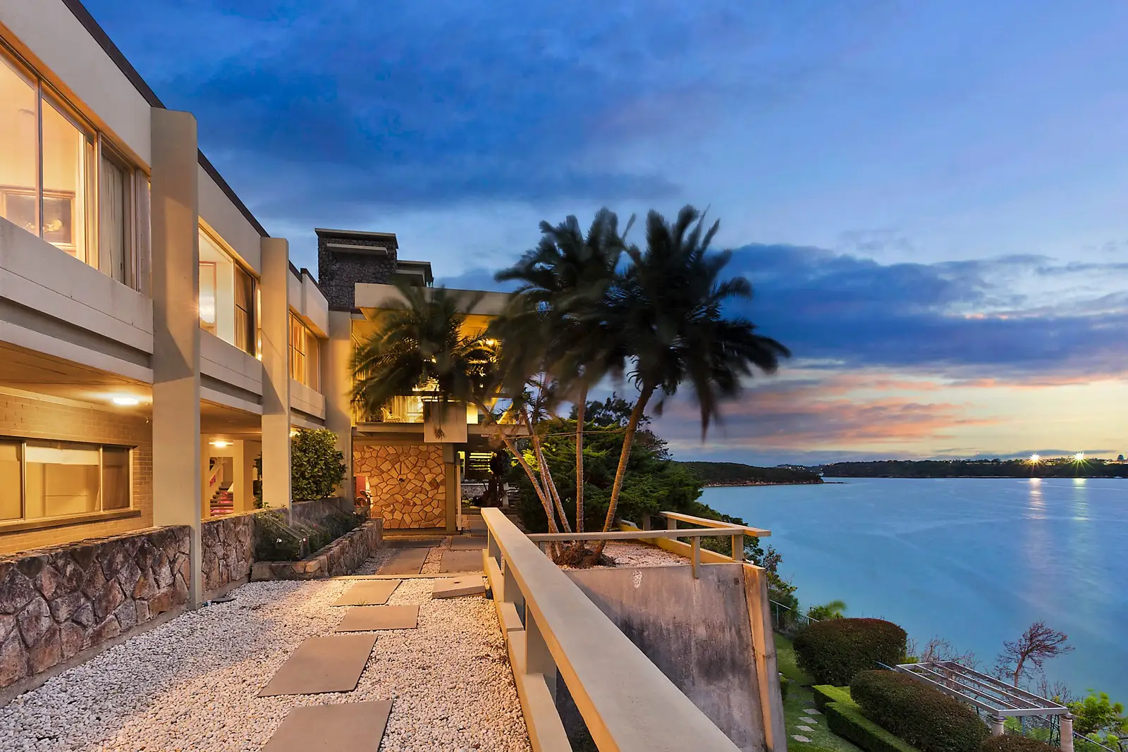 1-3 Amiens Road, Clontarf Sold by Sydney Sotheby's International Realty - image 2