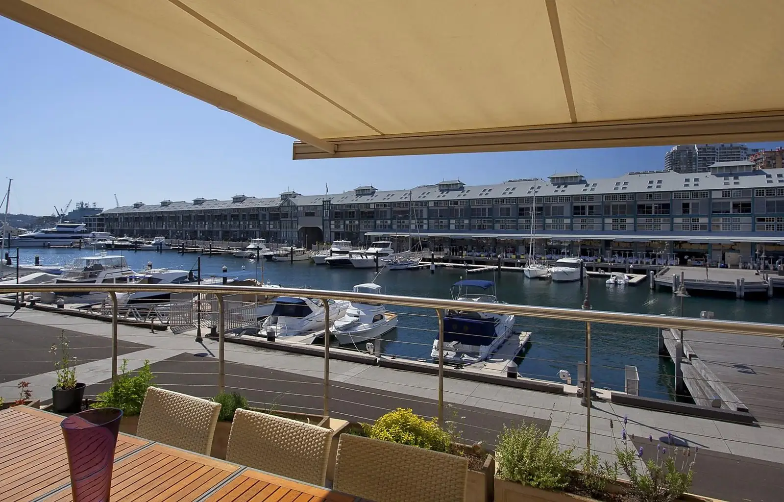 Residence 22/10 Lincoln Crescent, Woolloomooloo Sold by Sydney Sotheby's International Realty - image 2