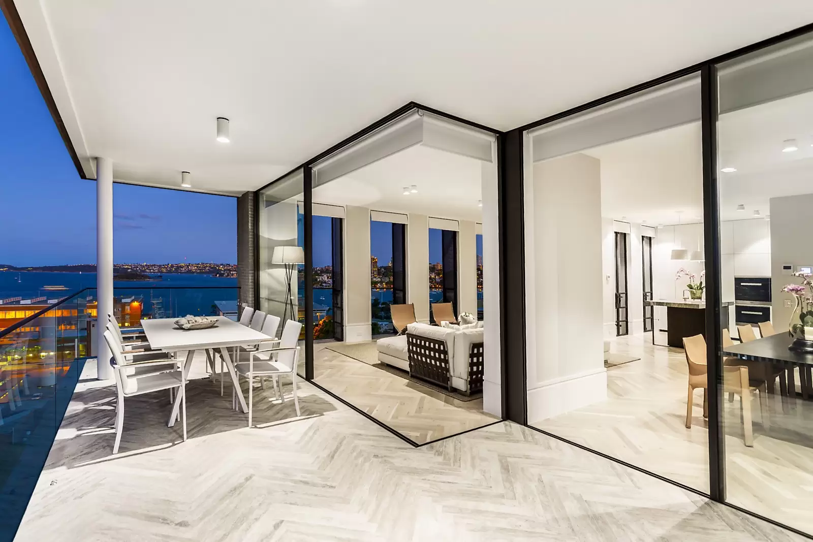 Penthouse 20 '10 Wylde Street', Potts Point Sold by Sydney Sotheby's International Realty - image 12