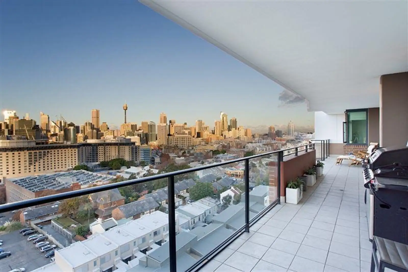 1402/21 Cadigal Avenue, Pyrmont Sold by Sydney Sotheby's International Realty - image 2