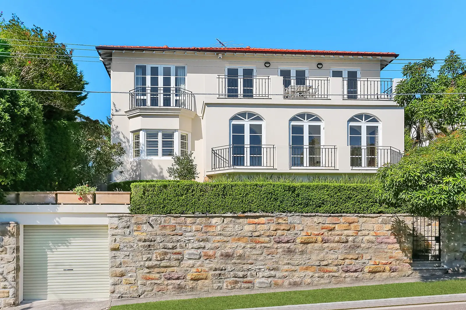 21 The Crescent, Vaucluse Sold by Sydney Sotheby's International Realty - image 1