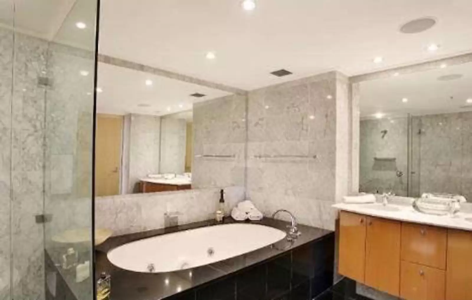 1406/61 Macquarie Street, 'Quay Grand' Sub-penthouse, Sydney Sold by Sydney Sotheby's International Realty - image 8