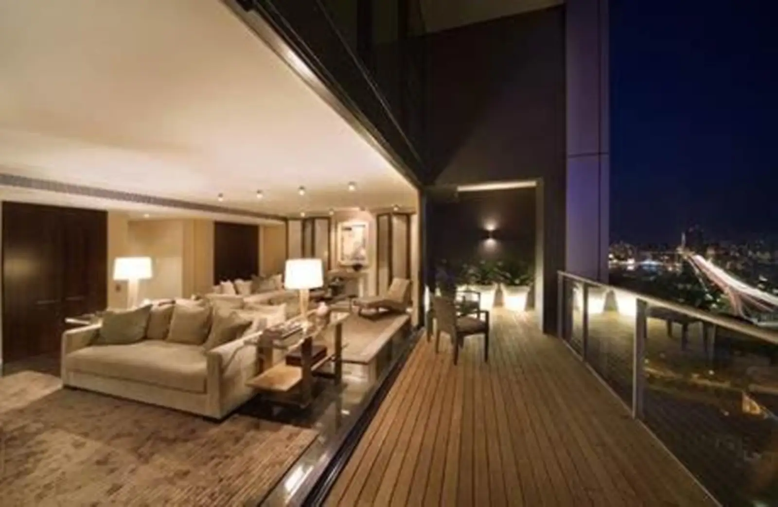 27B/161 Kent Street,'Stamford Marque Penthouse', Sydney Sold by Sydney Sotheby's International Realty - image 1