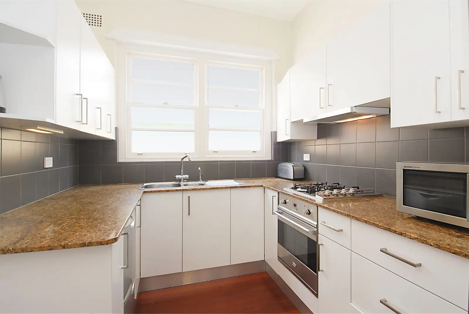 4/282 Campbell Parade, Bondi Beach Leased by Sydney Sotheby's International Realty - image 3