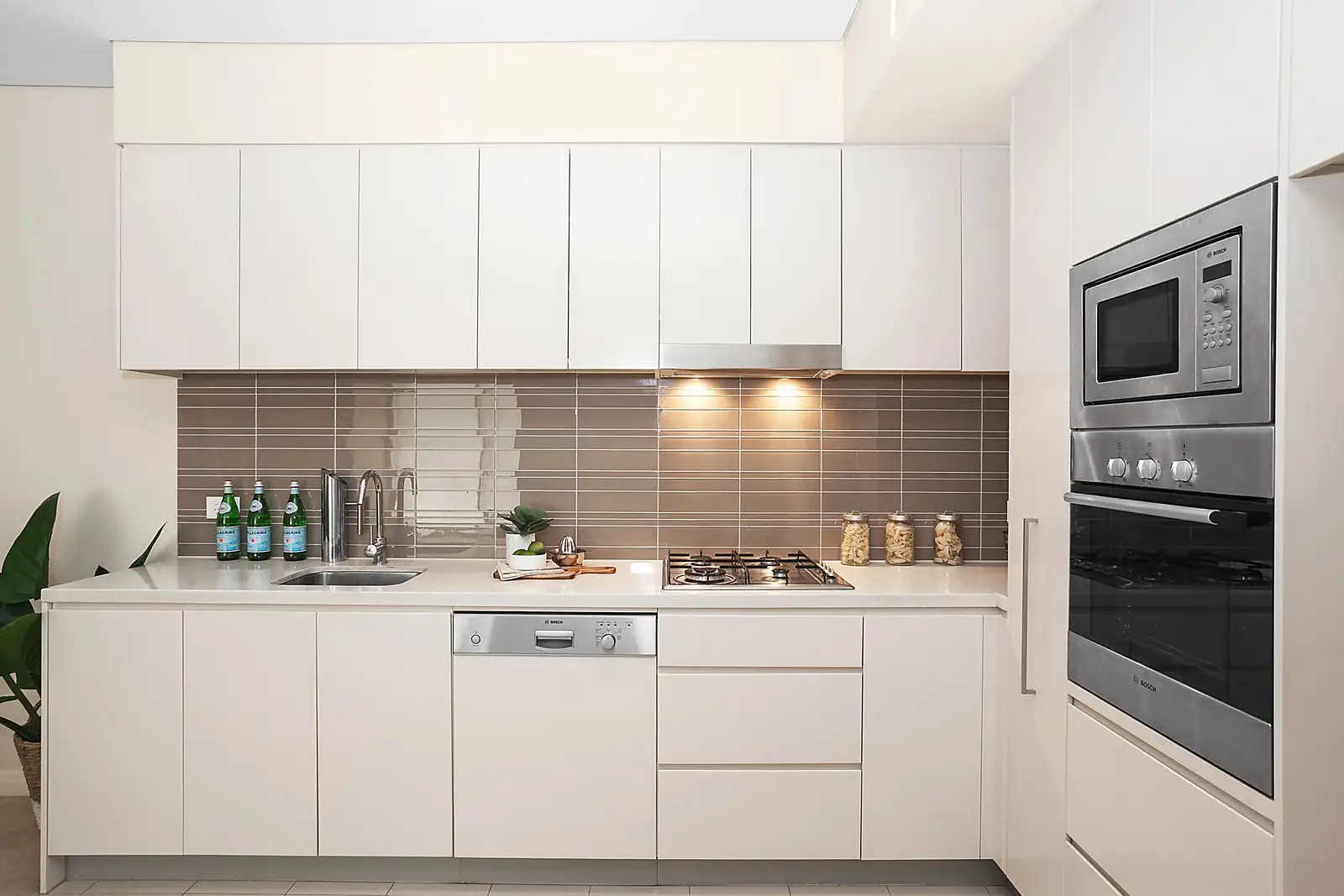 106/657 Pacific Highway, Killara Sold by Sydney Sotheby's International Realty - image 2