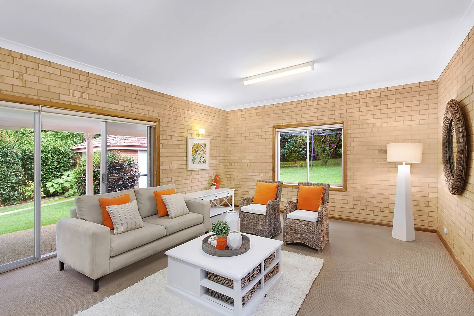 33 Inverallan Avenue, West Pymble Sold by Sydney Sotheby's International Realty - image 2
