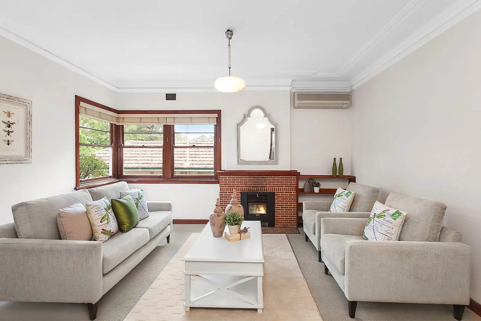 33 Inverallan Avenue, West Pymble Sold by Sydney Sotheby's International Realty - image 1