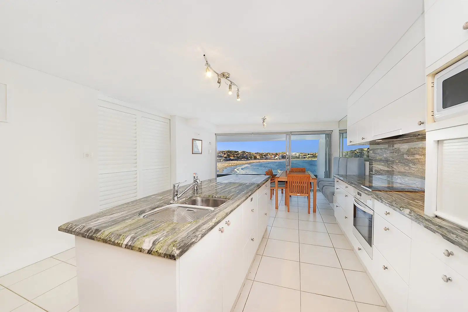 22/2-4 Notts Avenue, Bondi Beach Leased by Sydney Sotheby's International Realty - image 3