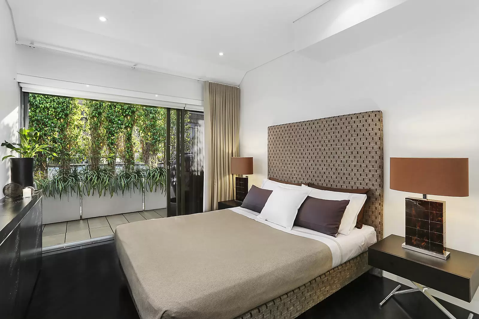 14 Wharf Crescent, The Penthouse, Pyrmont Sold by Sydney Sotheby's International Realty - image 12