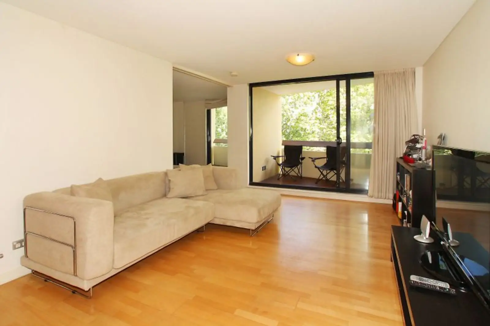 307/8 Cooper Street, Surry Hills Leased by Sydney Sotheby's International Realty - image 1