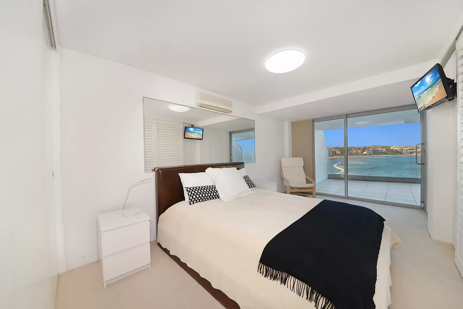 22/2-4 Notts Avenue, Bondi Beach Sold by Sydney Sotheby's International Realty - image 5
