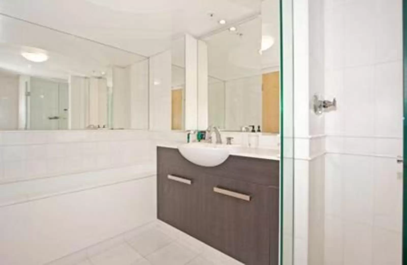 84/7 Macquarie Street, Sydney Sold by Sydney Sotheby's International Realty - image 7